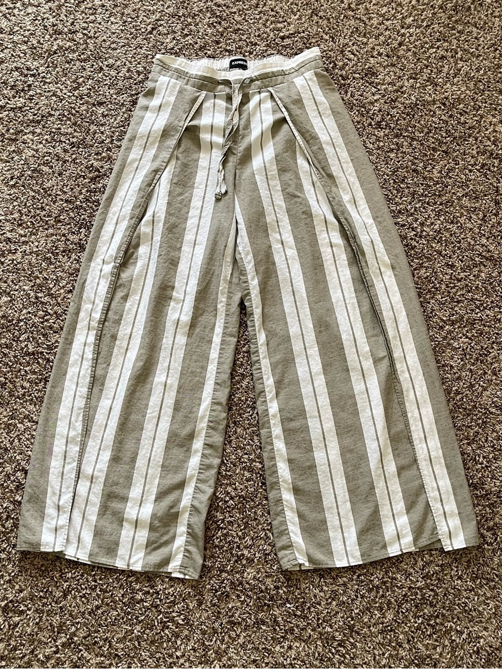 Express‎ Striped High Rise Wide Leg Pants Size M Side Slits Drawstring Beach